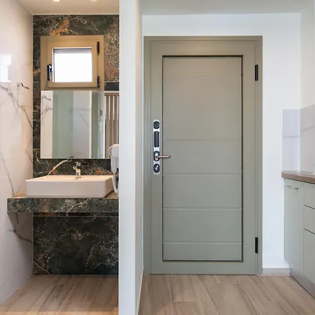 Aetherion & アパートホテル Kalyves Polygyrou